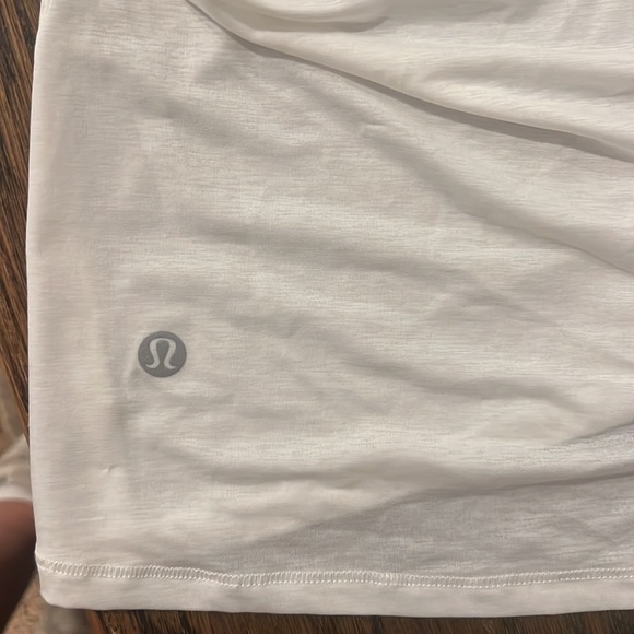 Lululemon White take top built in cross cross bra. Sz 2 - Picture 4 of 6